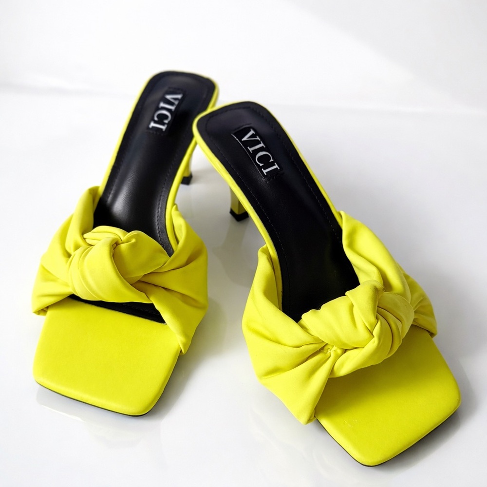 Vici Bright‎ Yellow Knotted Heels